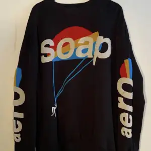 Sjukt nice sweatshirt köpt på selvage! Köparen står för frakt 📦 