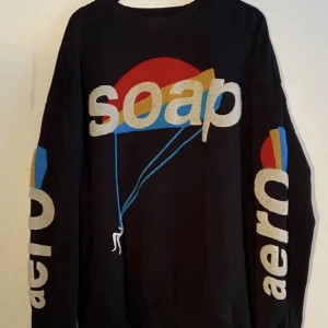 Soap sweatshirt  - Sjukt nice sweatshirt köpt på selvage! Köparen står för frakt 📦 