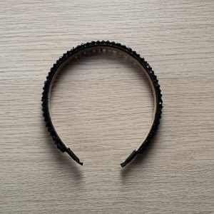 Diadem - Säljer dethär hårbandet från Shein eftersom att jag inte använder det längre! Pris kan diskuteras!💗🌻
