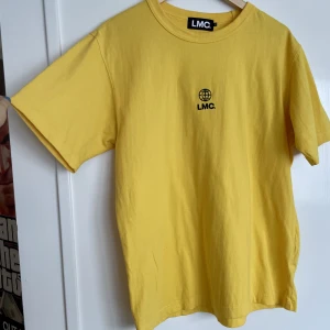 Lost management cities T-shirt  - Koreanskt street wear-brand. Najs oversize. Knappt använd!