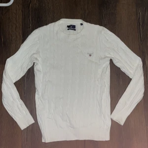 Gant tröja - Stickad Gant tröja i fint skick, använd fåtal gånger nypris 1400