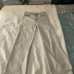 Hope jeans  - Säljer mina smuts gråa HOPE jeans.