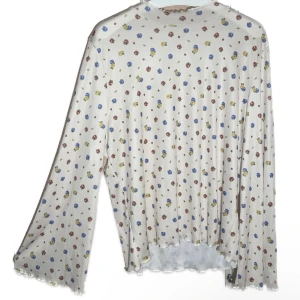 blommig tröja med utsvängda ärmar - gullig beige och blommig tröja med utsvängda ärmar, rullfåll på varje kant, halvpololokrage 🌸🌺🌼 aldrig använd