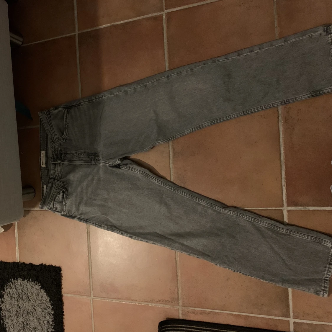 Gråa loose jeans
