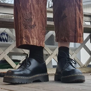 Dr.martens  - Ett par dr.martens som inte kommer till användning. Använda endast fåtal gånger!🌼