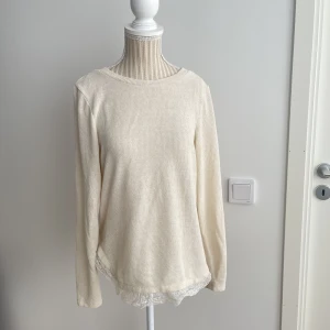 Tröja offwhite St S - Offwhite tröja st S Tunn tröja 