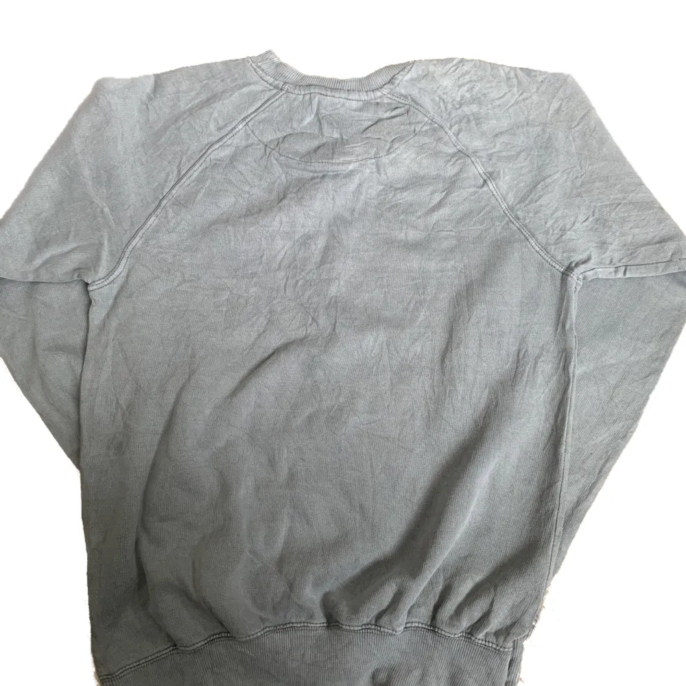 ✅ Vintage Sweatshirt                                                            ✅ Size: S                                                                                           ✅ Condition: 9/10 . Hoodies.