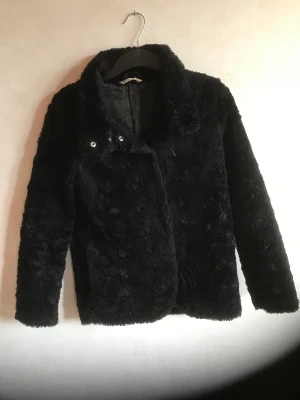 Mjukis jacka  - Härlig jacka från H&M storlek 164 som kan jämföras med en XS 