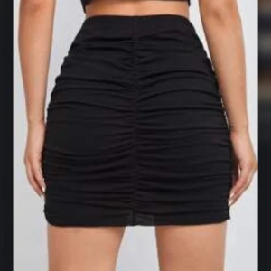 Helt NY kjol - Helt ny kjol i stl xs men mkt stretch så passar upp till en m, endast testad 