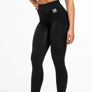 Säljer nu mina svarta better bodies rockaway tights. Dom är använda men inga större fel på. Högmidjade och bra längd i benen. Storlek M men passar även S skulle jag säga. Hör av dig om du har några funderingar! 🥰