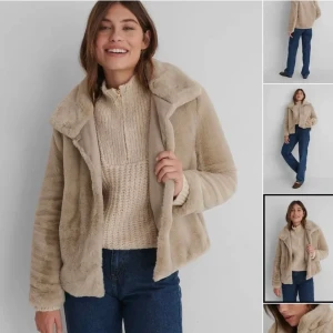 Beige jacka - Har knappt rört den, köpte den onu ligger den bara där helt ny . Skriv för egna bilder, dene jätte fin och mysig. man kan använda som vinter jacka också               Org pris: 899