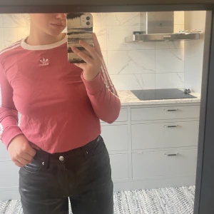 Adidas tröja - Adidas tröja i perfekt skick. Storlek 34. 