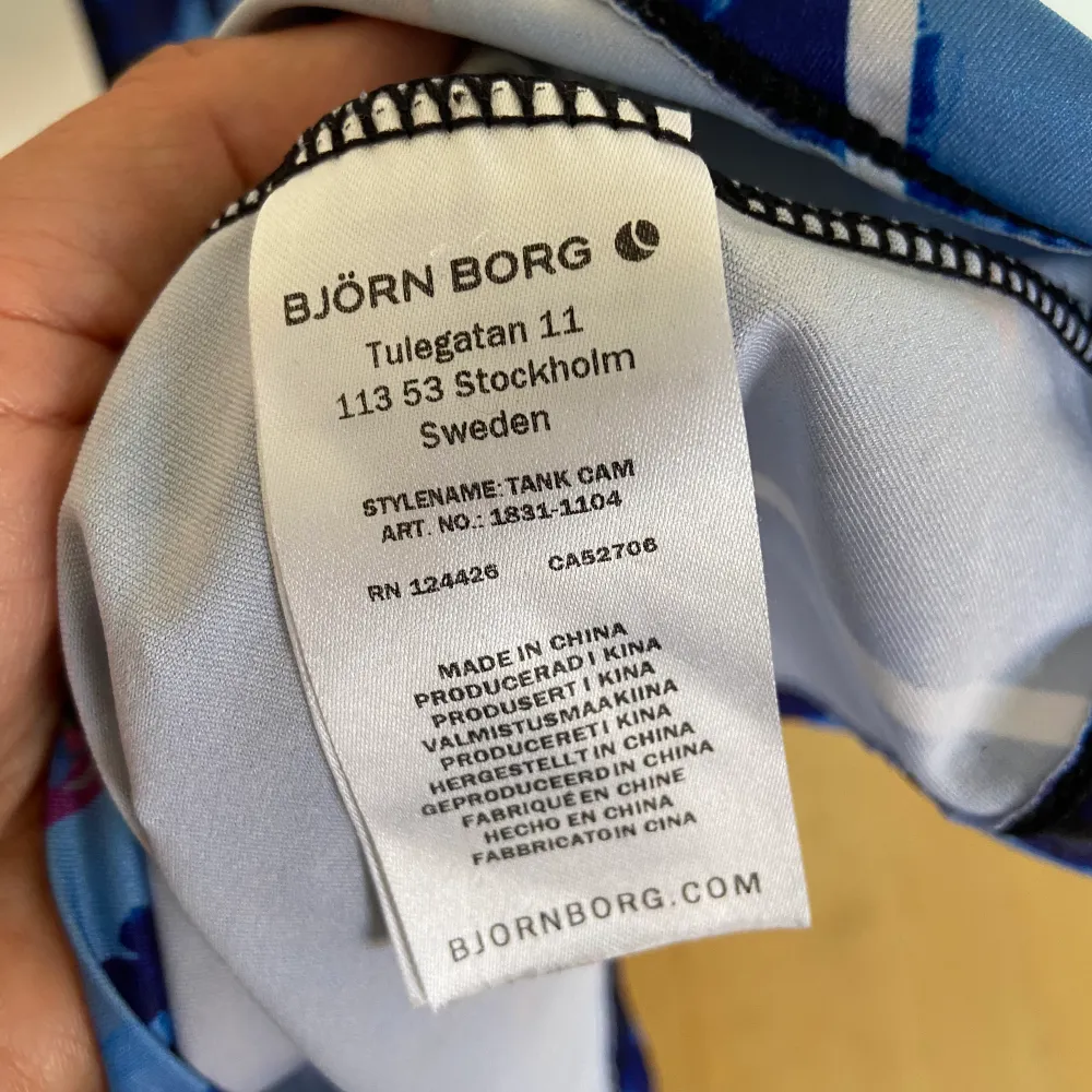 Björn Borg linne , jättebra sick , nästa inte använd , hämta hos mig i Göteborg (41464) eller skickar mot porto . Toppar.