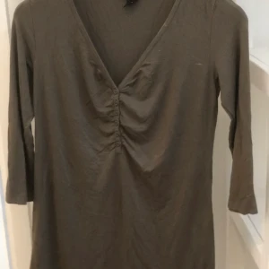 tröja från hm - en tröja från H&M storlek M