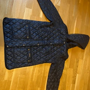 Ytterplagg - Mycket lite använd