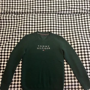 Tommy Hilfiger sweter - Tommy Hilfiger sweter i väldigt bra skick 