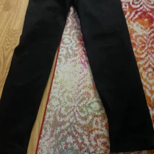 Gant märke svarta byxor storlek W38/L34 - Gant märke svarta byxor storlek W38/L34