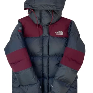 The north face baltoro puffer - Jackan är väldigt varm och i väldigt bra skick. Perfekt till vintern. Jag säljer jackan pågrund av att den var förliten. Jag söker även efter en likadan jacka i storlek S herr. Möts hälst men kan även skicka.