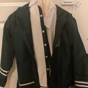 Chiaki Cosplay - Chiaki Nanami Cosplay Anime. +Knästrumporna får du med också. Använd 1 gång