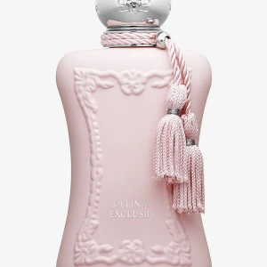 Delina Exclusif parfym - Säljer min Delina Exclusif parfym på 75ml. Helt oanvänd då jag inte tyckte att doften passade mig. Doftar väldigt gott dock inte min typ av parfym. 