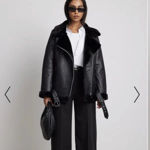 Nakd jacka - Säljer denna jacka då jag inte längre använder den, bra skick, skriv för fler bilder. Nypris 799kr