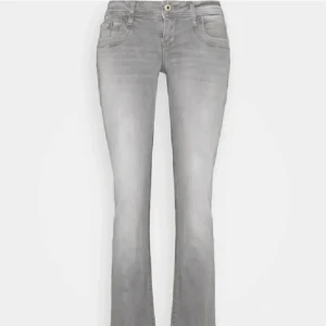 Oanvända LTB jeans - Så fina jeans från LTB som tyvärr inte har kommit till användning. Helt oanvända! 💓