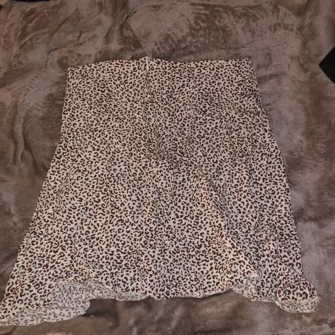 Leopard kjol med slits  - 90