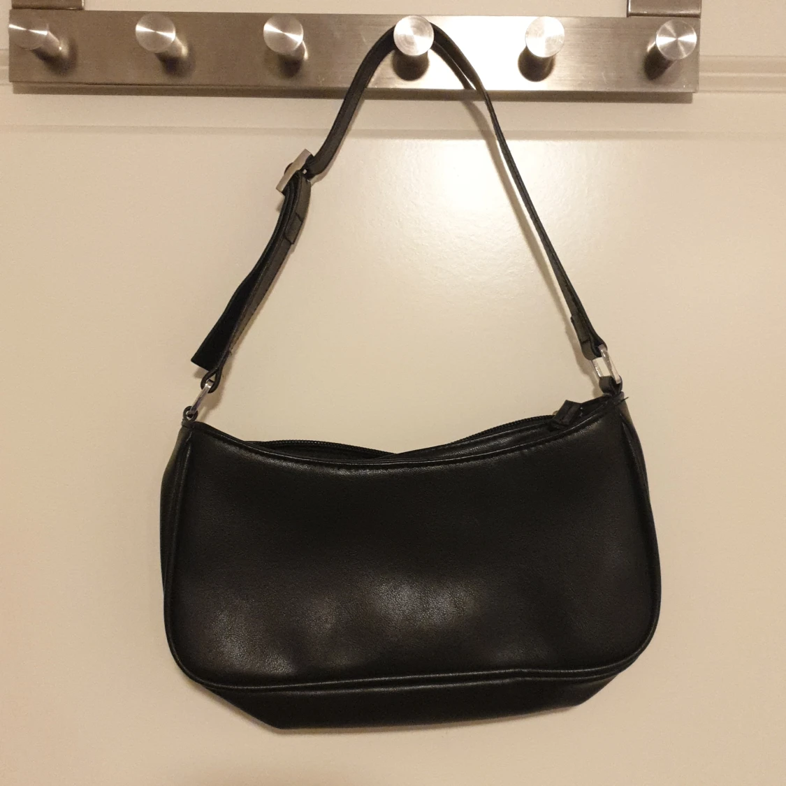 Monki axelväska, svart - 90