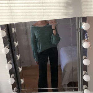 Stickad tröja  - Säljer denna snygga stickade tröjan som endast är använd ett fåtal gånger 