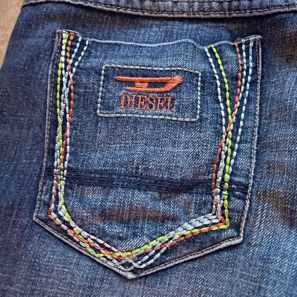 As coola diesel jeans! Köpt på loppis, kontakta för frågor elr fler bilder!!. Jeans & Byxor.