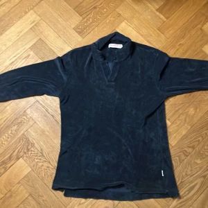 Orlebar Brown frote skjorta - Orlebar Brown frote skjorta köpt på care of Carl för 1500 knappt använd skick 8/10