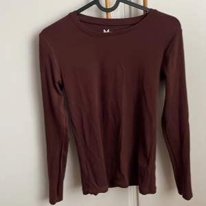 Lång ärmad brun tröja ❤️