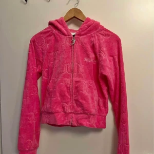 Juicy hoodie rosa - Storlek S Jätte söt säljs då jag har för många