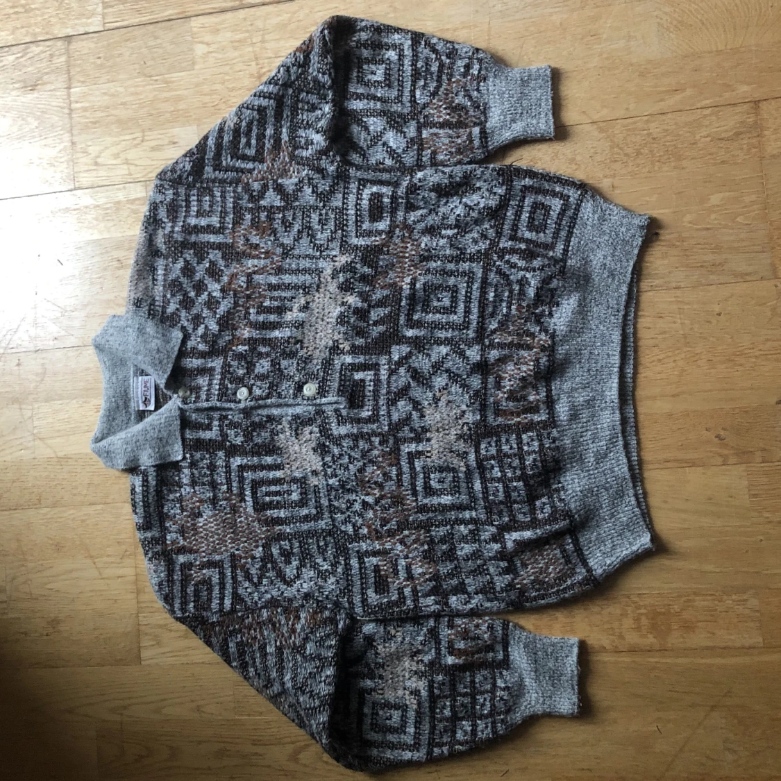 Skön stickad ströja - 91