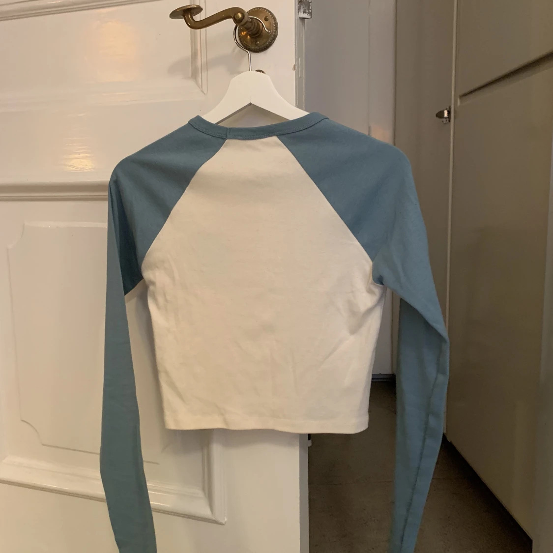 Blå och vit tröja - 91