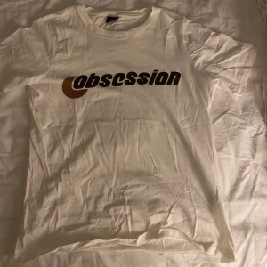 Gina tricot tshirt  - Säljer min Gina tshirt då den inte kommer till användning. Frakten blir 59 kr och ingår inte i orginalpriset!  💋💋