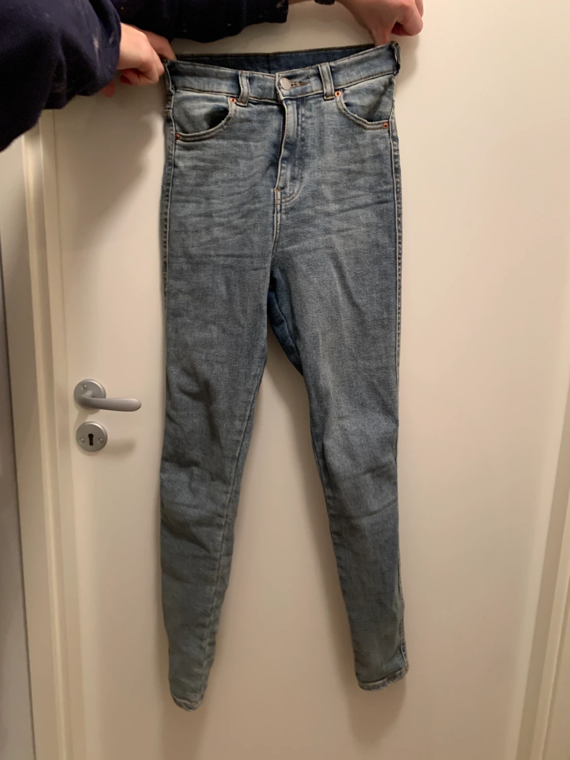 Blågråa jeans
