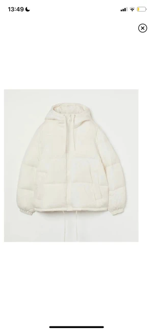 Jacka - Jacka ifrån hm använd fåtal gånger! Säljer då den aldrig kommer till användning!