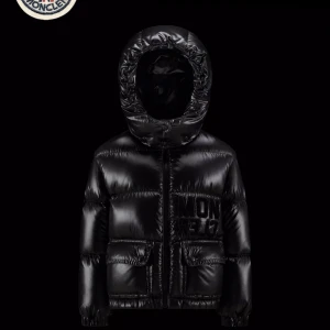 Moncler jacka - Intressekoll på min moncler jacka i stl 14Y passar s/m som är slutsåld på hemsidan. Nyskick köpt i år och självklart äkta. Orginalpris 10620  Säljer för 6000 snabb affär 