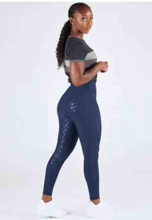 Maya delorez byxor - Säljer dessa super fina maya byxor! Använda några gånger PRIS KAN DISKUTERAS!! men super bra skick!💗 (bilderna är från hemsidan så skriv för mer bilder!)