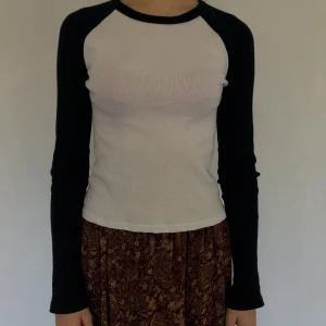Brandy Melville top - Oklar storlek (säkert onesize🙄) men den är väldigt stretchig 