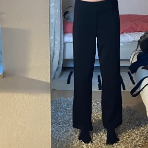 Kostymbyxor - Ett par kostymbyxor som är för korta för mig