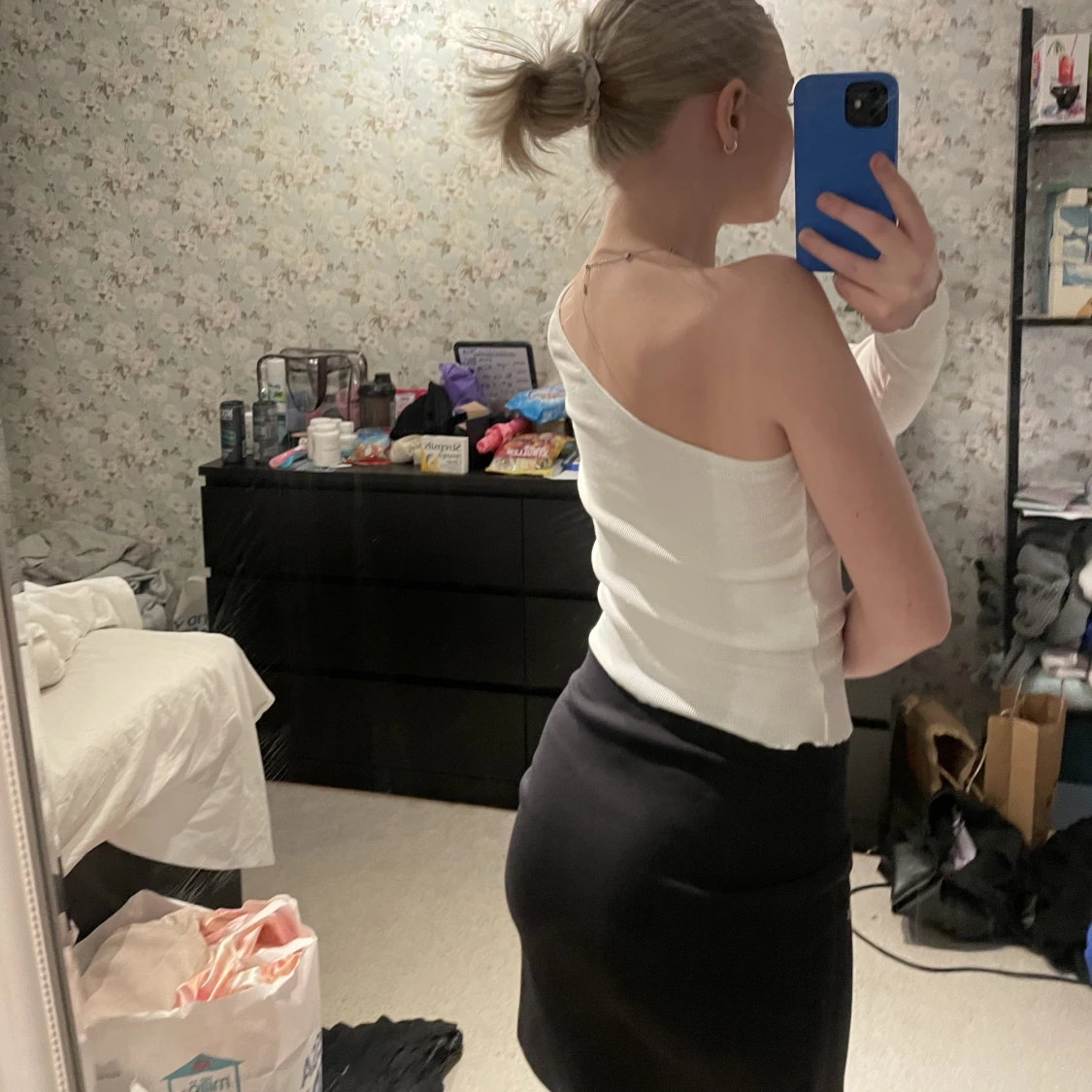 Vit tröja med en arm  - 91