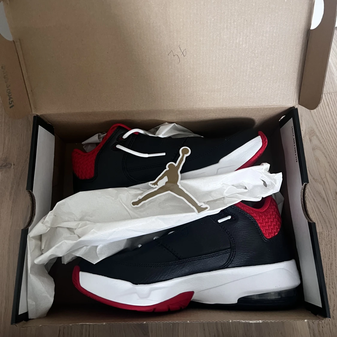Jordan Max Aura 3 (GS)  - 90