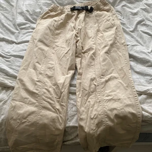 D46 byxor medium  - District 46 byxor, rätt så bra skick 