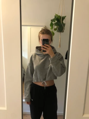 Kort tjocktröja - Aldrig använd