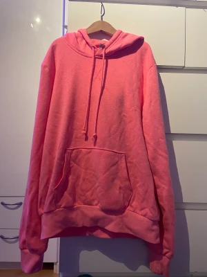 Rosa hoodie från H&M - Rosa hoodie från H&M Använd fåtal gånger  Storlek S