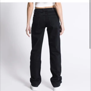 Lager 157 icon jeans  - Säljer nu mina svin snygga populära icon jeans😍 Storlek S sitter som en smäck Skriv för egna bilder och vid intresse, priset är diskuterbart❤️ köparen står för frakten 