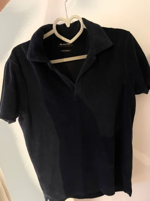 Massimo Dutti Piké frotté  - Trendig Frotté piké i marin blått