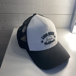 Keps - Säljer denna keps från zalando. Köparen står för frakt